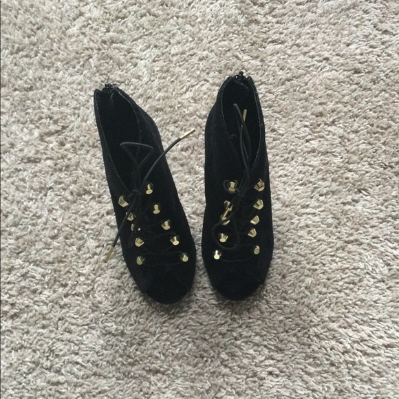 Qupid Faux Fur Ankle Boots - Picture 10 of 16